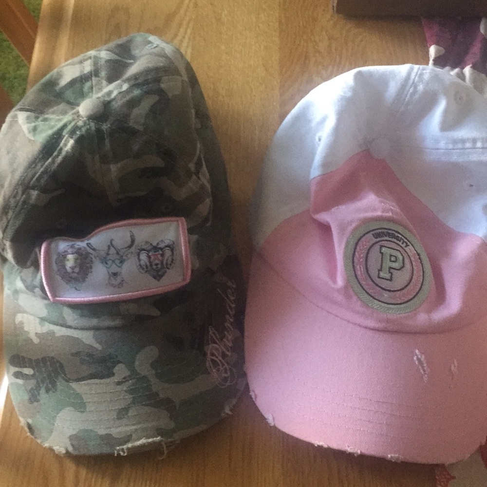 2 Plunder Hats